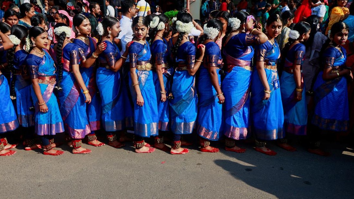 FOTO: 12 Ribu Penari Pecahkan Rekor Bawa Tari Klasik India