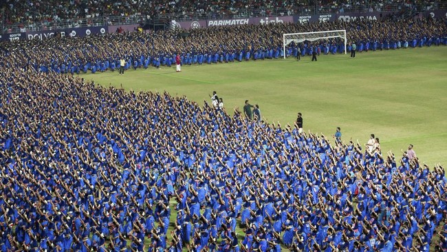 FOTO: 12 Ribu Penari Pecahkan Rekor Bawa Tari Klasik India