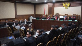 7 Terdakwa Korupsi Komoditas Emas Antam Dituntut 8-12 Tahun Penjara
