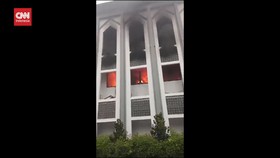 VIDEO: Kampus UIN Jakarta Terbakar