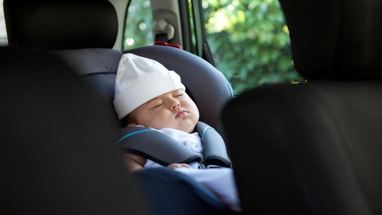 Bolehkah Bayi Baru Lahir Diletakkan di Car Seat saat Bepergian? Bolehkah Bayi Baru Lahir Diletakkan di Car Seat saat Bepergian?