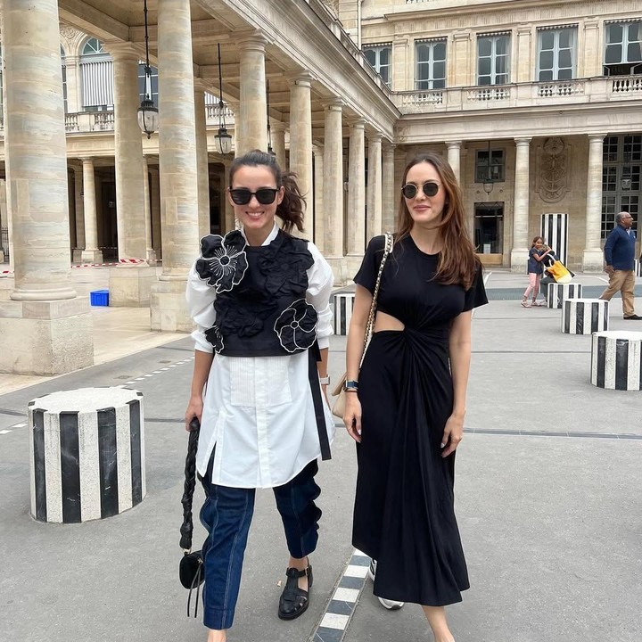 <p>Bunda pastinya juga sudah tidak asing dengan kakak beradik yang satu ini. Hubungan Cathy Sharon dan Julie Estelle kerap mencuri perhatian publik karena keduanya dikenal sebagai aktris papan atas. Baik Cathy maupun Julie, keduanya telah bermain peran dalam sejumlah judul film dan sinetron Indonesia. (Foto: Instagram@cathysharon)</p>