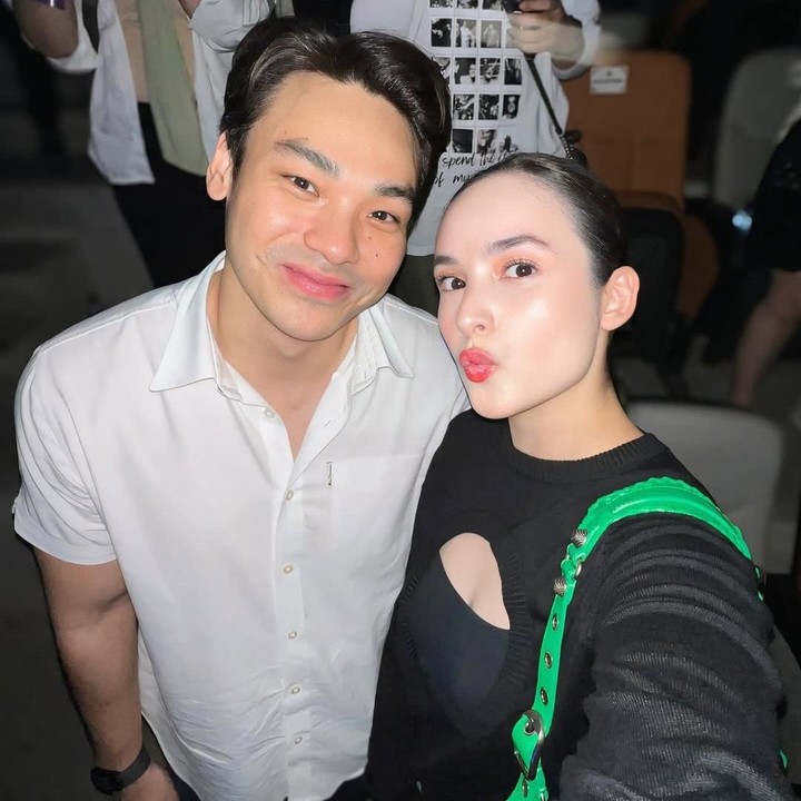 <p>Artis cantik Chelsea Islan menikah dengan Rob Clinton Kardinal pada Desember 2022, Bunda. Keduanya pun terlihat semakin mesra usai dua tahun pernikahan. (Foto: Instagram: @chelseaislan @robclintonkardinal)</p>