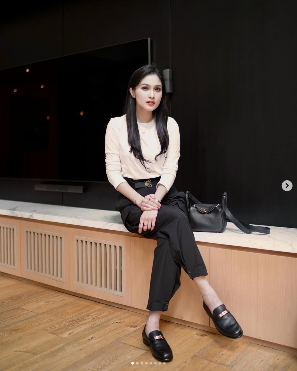 Gaya Mewah Sandra Dewi
