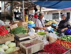 Harga Sembako Jatim 13 Januari 2025: Cabai Besar Naik, Rawit Turun