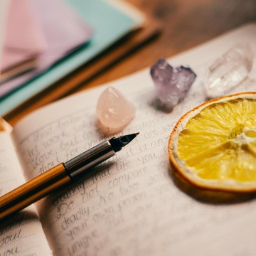 Mengenal Junk Journaling yang Lagi Ngetren di Tiktok, Cara Santai dan Tanpa Beban untuk Abadikan Momen