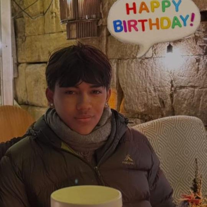 <p>Nana mengunggah potret sang putra di Instagram Story dengan ucapan yang manis. "Selamat ulang tahun ke-18, Jason White!!! Kamu adalah sinar matahari dalam hidupku, cinta abadiku, hatiku. Aku sangat bangga dengan semua yang telah kamu capai," tulisnya, dikutip dari laman <em>Instagram@nanamirdad_,</em> Selasa (31/12/2024). (Foto: Instagram@nanamirdad_)</p>