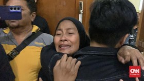 Tangis Keluarga Korban Kanjuruhan Usai Hakim Putus Restitusi Rp1,02 M