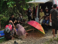 Pilu Lansia di Mamuju Meninggal Saat Ditandu ke Puskesmas gegara Jalan Rusak