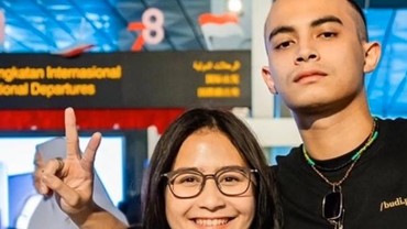 img-title Prilly Latuconsina Go Public dengan Omara Esteghlal, Komentar Iman Usman Jadi Sorotan