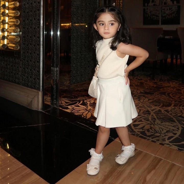 <p>"Akibat suka lihatin Bella Hadid fashion show, sekarang kalau foto ada saja posenya kayak model," papar Margin dengan menyisipkan emotikon tertawa. (Foto: Instagram: @marginw)</p>