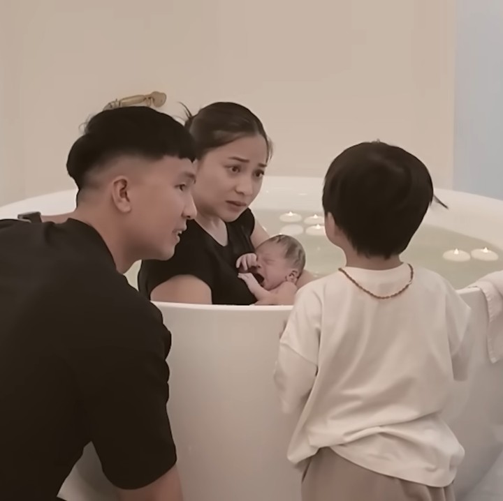 <p>Issa Xander Djokosoetono putra Nikita Willy resmi menjadi seorang kakak di usia dua tahun. Pada 15 Desember 2024, Nikita Willy melahirkan anak keduanya yang berjenis kelamin laki-laki dan diberi nama Nael Idrissa Djokosoetono. (Foto: YouTube Nikita Willy Official)</p>