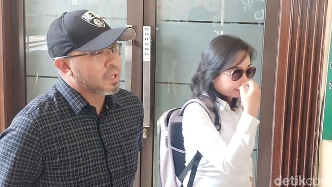 Aib Anak Dibongkar Asri Welas usai Cerai, Ibunda Galiech: Mami Doakan...