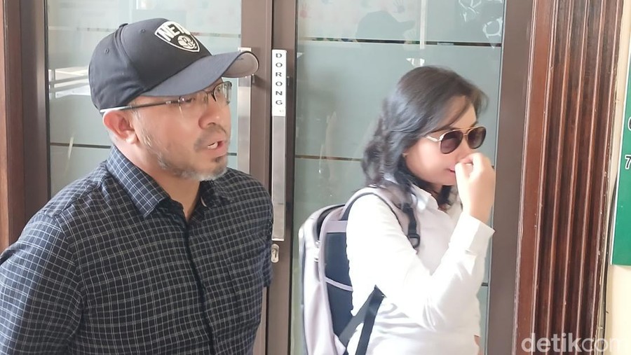 Suami Asri Welas Galiech, suami Asri Welas.