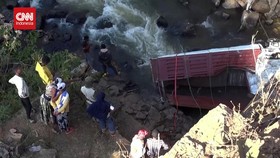 VIDEO: Truk Jatuh ke Sungai, 71 Orang Tewas di Ethiopia