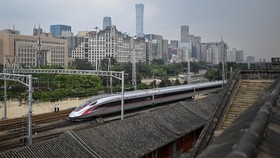 Perkenalkan CR450 Kereta Api Tercepat dari China, Capai 450 Km/Jam