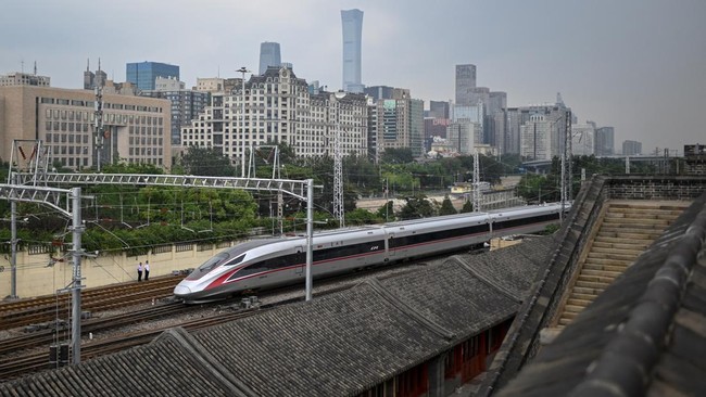 Menghitung jarak dari Bangkok ke China, yang kini tengah dibangun kereta cepat ditargetkan beroperasi pada 2030.