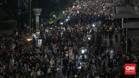 Warga Menyemut di Kawasan Monas Saksikan Karnaval Kemerdekaan