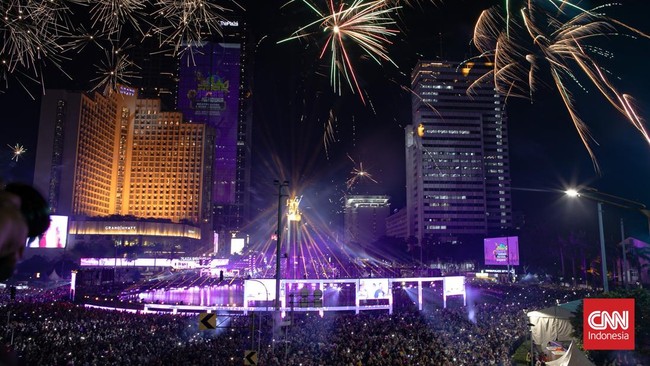 Kapolri larang pesta kembang api saat Tahun Baru 2026. Kebijakan ini diambil sebagai bentuk empati terhadap bencana yang melanda Sumatra.