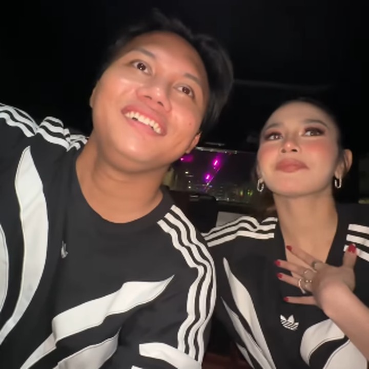 <p>Pasangan Rizky Febian dan Mahalini memilih untuk menghabiskan penghujung tahun 2024 dengan berkumpul bersama keluarga. Tidak hanya adik-adiknya dan sang Ayah, Sule, turut hadir pula Adzam, putra Nathalie Holscher. (Foto: Instagram: @rizkyfbian)</p>