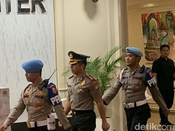Peran AKBP Malvino dan AKP Yudhy Peras Penonton DWP Warga Malaysia dan RI
