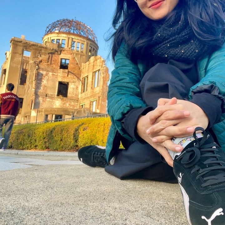 <p>Melalui akun Instagram miliknya, Dea membagikan momen me time sendirian di Jepang. Perempuan 38 tahun ini mengunggah beberapa foto saat mengunjungi beberapa tempat di Hiroshoma. (Foto: Instagram @dea_ananda)</p>