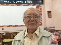 Ketua Dewan Pers Pertama Atmakusumah Astraatmadja Meninggal Dunia