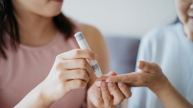 10 Ciri-ciri Diabetes yang Terlihat di Kulit, Termasuk Noda Hitam