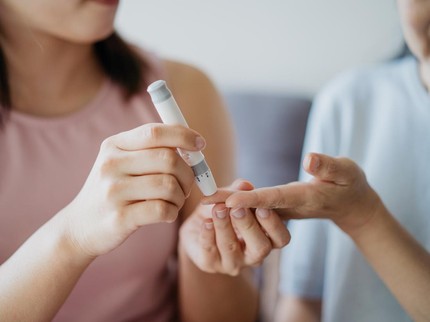 10 Ciri-ciri Diabetes yang Terlihat di Kulit, Termasuk Noda Hitam
