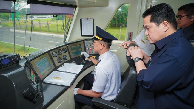 Erick Thohir meminta waktu tempuh kereta bandara Soetta ke pusat kota Jakarta bisa dipersingkat hingga kurang dari 40 menit.