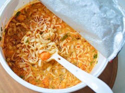 3 Makanan Ini Tidak Sehat Dimakan dengan Mi Instan