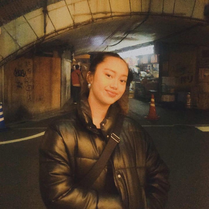 <p>Perempuan kelahiran 2005 ini diketahui terpilih menjadi salah satu dancer penyanyi Agnez Mo di usia 17 tahun. Usut punya usut, untuk mendapatkan pencapaian tersebut, Nayyara harus melewati seleksi yang ketat. (Foto: Instagram@nayyarasudiro)</p>