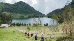 178 Pendaki dan Petugas Terjebak di Semeru Mulai Dievakuasi
