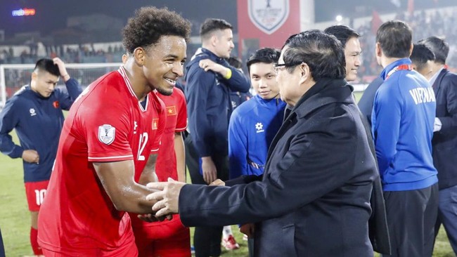 Penyerang Vietnam Nguyen Xuan Son alias Rafaelson mengejar rekor gol legenda Timnas Indonesia Bambang Pamungkas di Piala AFF.