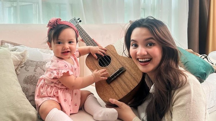 Potret Launa dan Sabrina Anggraini
