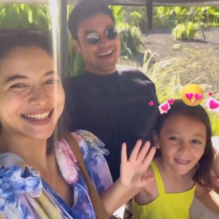 <p>Setelah menikah dengan Chicco Jerikho, Putri Marino dikarunia seorang anak perempuan cantik, Bunda. Si Kecil yang kini berusia enam tahun itu diberi nama Surinala Carolina Jarumilind. (Foto: Instagram: @chicco.jerikho)</p>