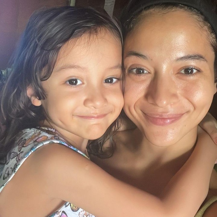 <p>Beberapa waktu lalu, Chicco sempat mengunggah momen kebersamaan Putri dan Suri dalam rangka merayakan Hari Ibu. Gemas banget, ya! (Foto: Instagram: @chicco.jerikho)</p>