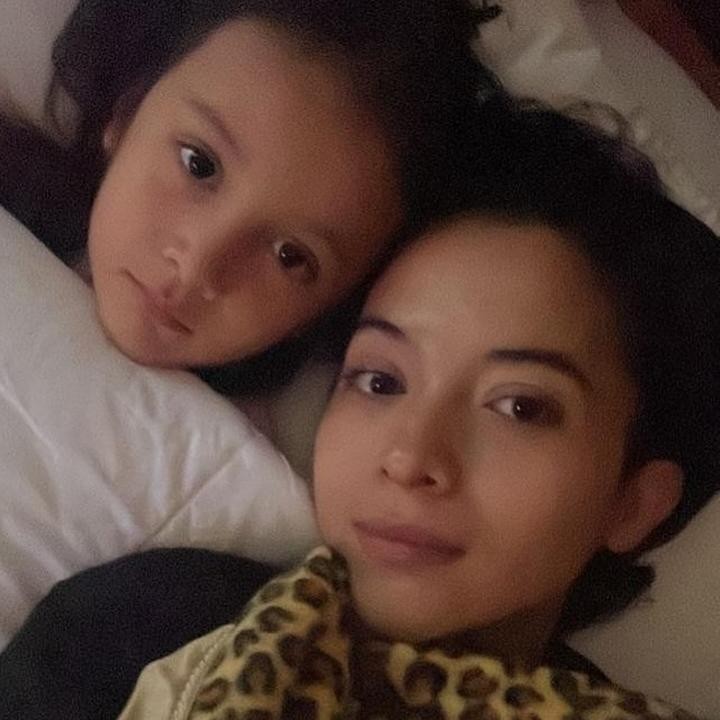 <p>Sampai beberapa tahun setelah kelahirannya, Putri dan Chicco sangat jarang mengunggah potret kebersamaannya dengan Suri. Namun, kini wajah cantik Suri pun semakin sering diperlihatkan. (Foto: Instagram: @chicco.jerikho)</p>