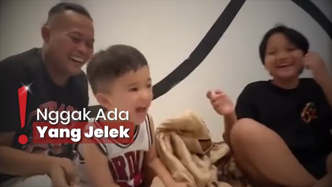 Tahun Baru Bareng Keluarga, Adzam Disebut Anak Sule Paling Ganteng