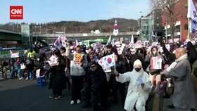 VIDEO: Pendukung Presiden Yoon Suk Yeol Protes Perintah Penangkapan