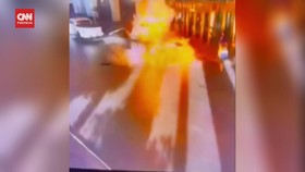VIDEO: Video Ponsel Rekam Ledakan Tesla Cybertruck