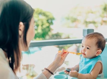 Jadwal Makan Bayi 6 Bulan, Apakah Sudah Bisa Langsung Diberikan 5 Kali Sehari?