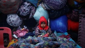 FOTO: Penampakan India Membeku di Balik Selimut Kabut