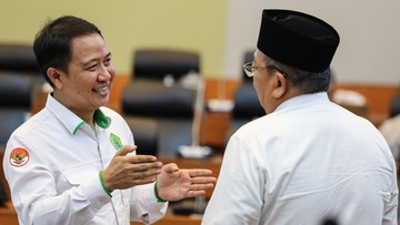KPK Cecar Dirjen Kemenag Hilman Latief 10 Jam Terkait Korupsi Haji