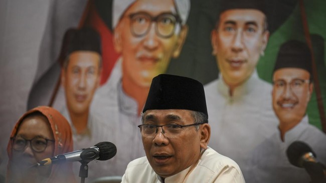 PBNU Bakal Dilibatkan Kelola 1.000 Dapur Makan Bergizi Gratis Ketua Umum PBNU Yahya Cholil Staquf membicarakan soal program makan bergizi gratis saat bertemu Presiden Prabowo Subianto di Istana Kepresidenan, Selasa (24/6).