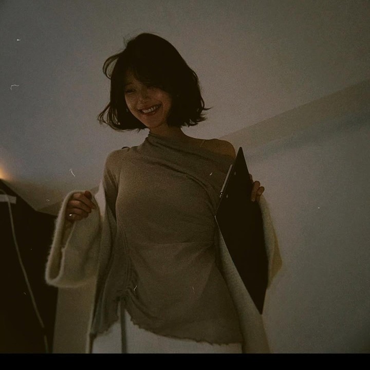 <p>Bunda yang suka menyaksikan drama China pasti sudah kenal dengan Zhao Lusi, ya. Ia merupakan aktris ternama bintang Hidden Love yang memerankan karakter Sang Zhi. (Foto: Instagram: @rooosyzh09)</p>