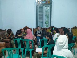 Pramusaji Kopi Cetol Pasar Gondanglegi Dapat Pendampingan Psikiater