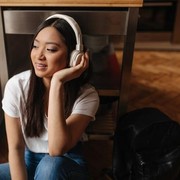 5 Suara Menenangkan yang Bisa Jadi Penolong saat Kecemasan Melanda