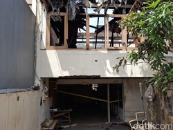 Kebakaran Kebayoran Lama Renggut Nyawa Meski Warga Berjibaku Padamkan Api