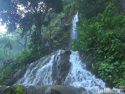 Video Wisata Air Terjun dan Goa Karst di Lumajang